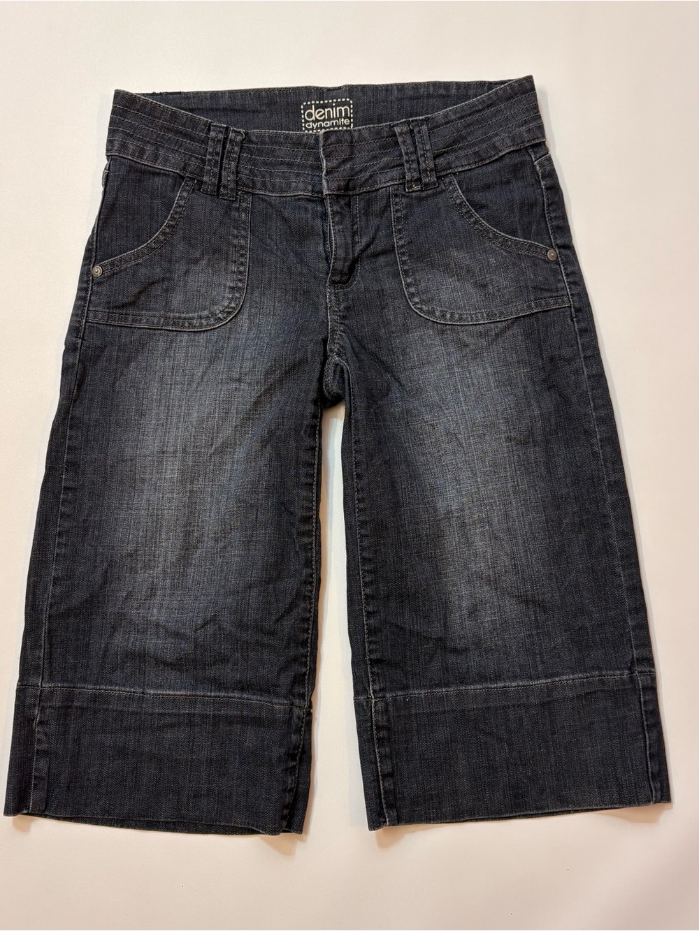 Low rise wide leg denim capri pants